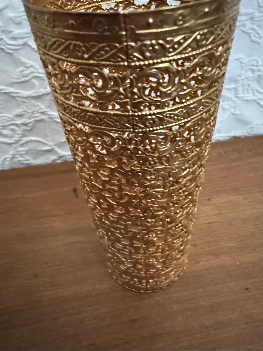 N/A elegant gold